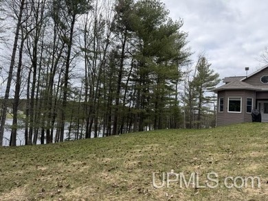 Merriman Lake - Tucked away near the end of a private road, this - photo 48