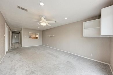 Investor Opportunity in Horseshoe Bay! Tenant in place and a - photo 8
