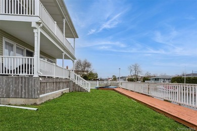 Calling all boat lovers and coastal enthusiasts! This absolutely - photo 8