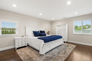 Set on a beautifully landscaped property with wonderful curb - photo 11