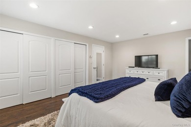 Set on a beautifully landscaped property with wonderful curb - photo 12