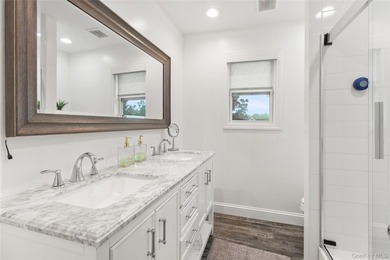 Set on a beautifully landscaped property with wonderful curb - photo 17