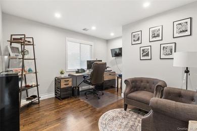 Set on a beautifully landscaped property with wonderful curb - photo 18