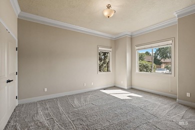 Escape to the prestigious Villas at Banbury Meadows-Idaho's