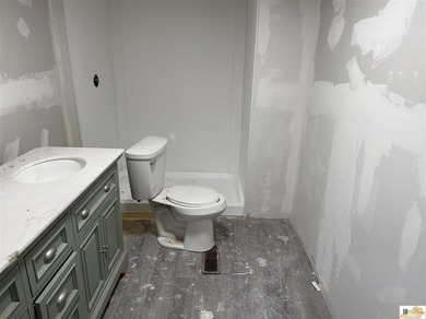 So much potential here! Don't miss it This is an amazing piece - photo 38