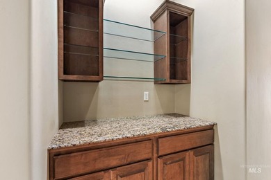 Escape to the prestigious Villas at Banbury Meadows-Idaho's