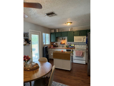 Take a look at this clean 3 bedroom home with a garage. The home - photo 9