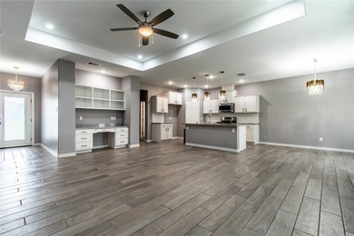 Gorgeous 3 bedroom/2 bathroom corner lot home with many upgrades - photo 4