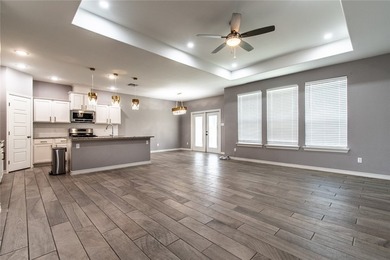 Gorgeous 3 bedroom/2 bathroom corner lot home with many upgrades - photo 6