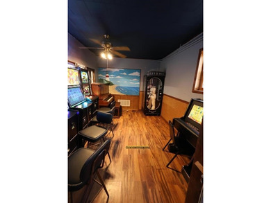 935 sqft 2 Bedroom 1 Bathroom apartment with 2 car detached - photo 12
