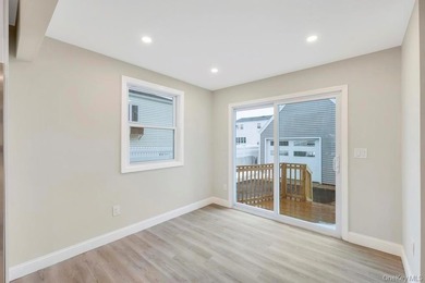 Welcome to 52 Halycon Road in Lindenhurst! Located just down the - photo 13