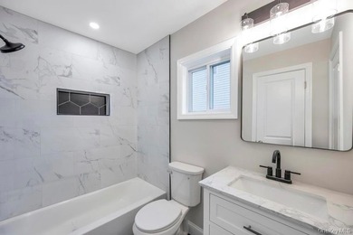 Welcome to 52 Halycon Road in Lindenhurst! Located just down the - photo 15
