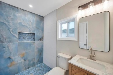 Welcome to 52 Halycon Road in Lindenhurst! Located just down the - photo 18