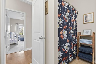 Welcome to this beautifully maintained 4-bedroom, 2-bath, 1 - photo 28