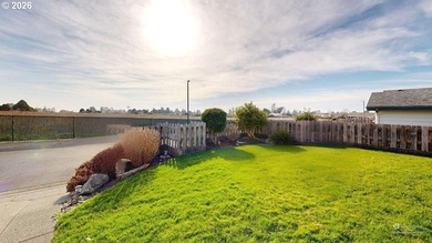 Oceanview living in a gated community. End of the road privacy - photo 29