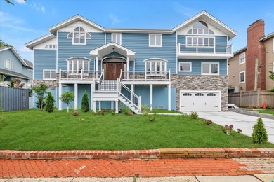 (private lake, pond, coastal) Home Sale Pending in Freeport New York