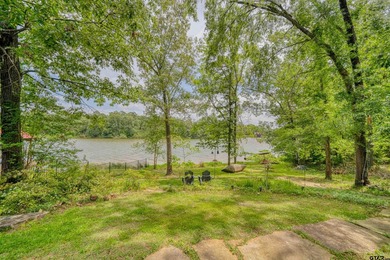 Awesome custom-built waterfront home on beautiful Lake Cypress - photo 12