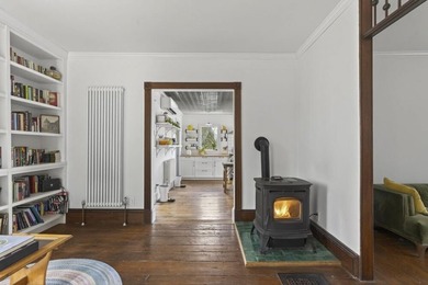 This beautiful Queen Anne style house embodies the perfect blend - photo 12