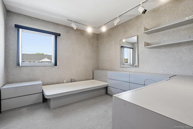 Experience refined living in this stunning and spacious - photo 21
