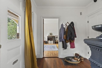 This beautiful Queen Anne style house embodies the perfect blend - photo 21