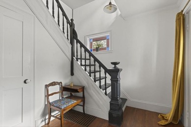 This beautiful Queen Anne style house embodies the perfect blend - photo 24