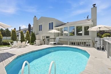 Experience refined living in this stunning and spacious - photo 27