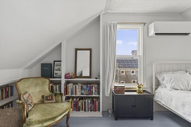 This beautiful Queen Anne style house embodies the perfect blend - photo 28