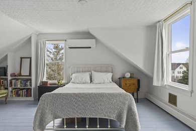 This beautiful Queen Anne style house embodies the perfect blend - photo 30