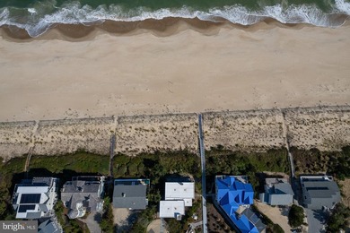A singular achievement in modern coastal architecture, this - photo 31