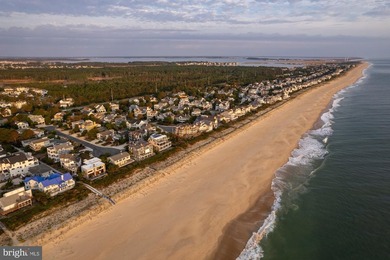 A singular achievement in modern coastal architecture, this - photo 32