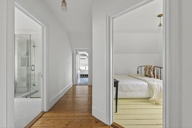 This beautiful Queen Anne style house embodies the perfect blend - photo 34