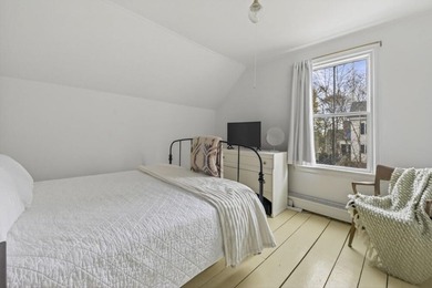 This beautiful Queen Anne style house embodies the perfect blend - photo 35