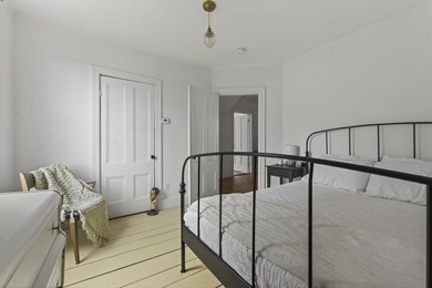 This beautiful Queen Anne style house embodies the perfect blend - photo 36