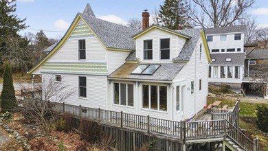 This beautiful Queen Anne style house embodies the perfect blend - photo 37