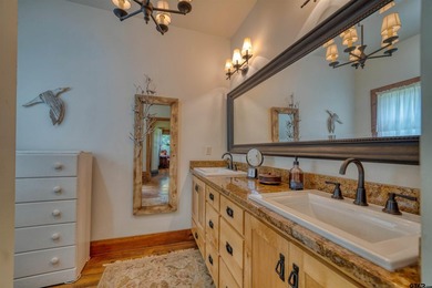 Awesome custom-built waterfront home on beautiful Lake Cypress - photo 39