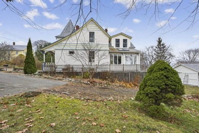 This beautiful Queen Anne style house embodies the perfect blend - photo 41
