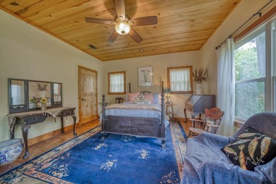 Awesome custom-built waterfront home on beautiful Lake Cypress - photo 44