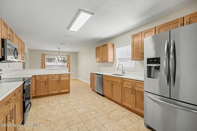 LOCATION, LOCATION, LOCATION! This 4 bed, 2.5 bath, two-car - photo 4
