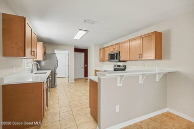 LOCATION, LOCATION, LOCATION! This 4 bed, 2.5 bath, two-car - photo 5