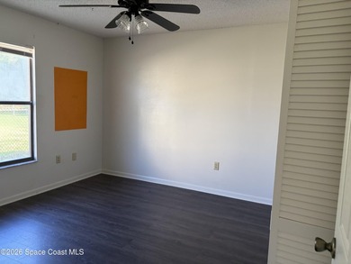 3-bedroom, 2-bath single-family pool home with a split-bedroom - photo 9