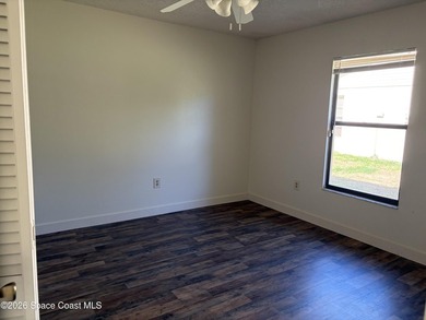 3-bedroom, 2-bath single-family pool home with a split-bedroom - photo 10