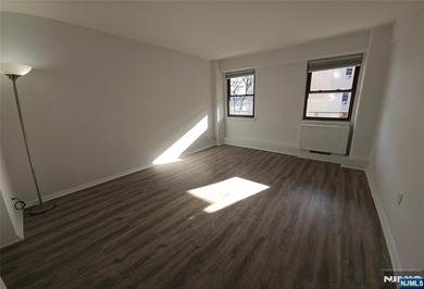 Live in it or rent it out. Sun-filled, all utilities included