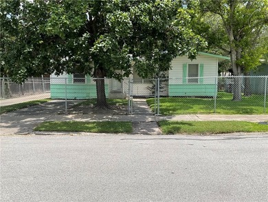 Opportunity awaits at 1202 Zarsky! If you've been looking for a - photo 2