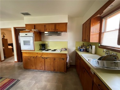 Opportunity awaits at 1202 Zarsky! If you've been looking for a - photo 5