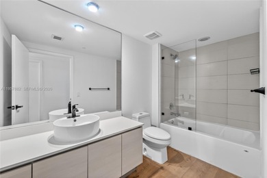 3-bedroom, 2-bath residence with exceptional views in Edgewater