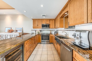 Enjoy breathtaking unobstructed ocean, neighbor island, and - photo 14