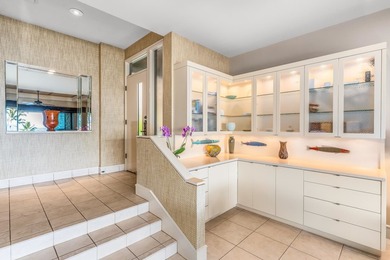 Enjoy breathtaking unobstructed ocean, neighbor island, and - photo 18