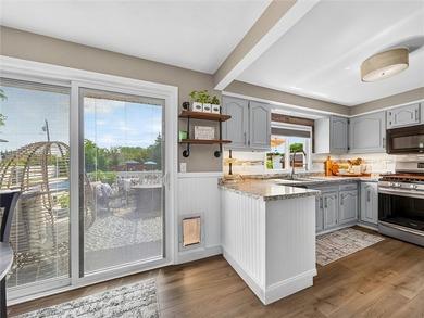 WOW...WOW...WOW! Vacation at Home! This stunning ranch-style - photo 19