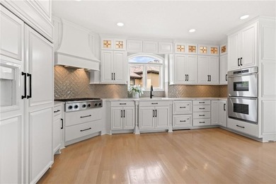 The National Custom Estate Home Overlooking #5 Fairway! Elegant - photo 25