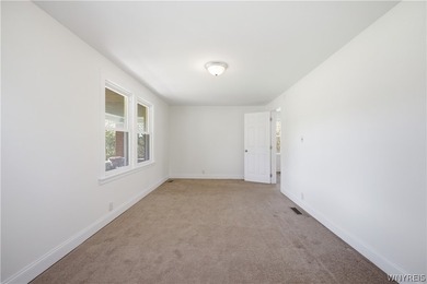 Spacious and well-maintained upper/lower double offering - photo 4